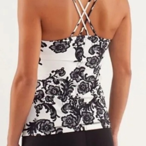 Lululemon workout tank 8 - Picture 7 of 7